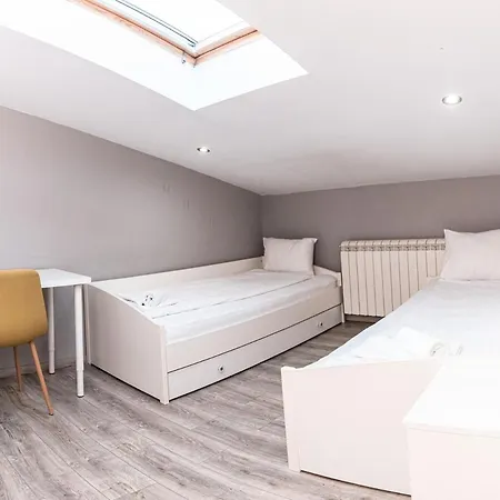 Apartament Long Term Savamala 2bdr For 4 Long Term Belgrad