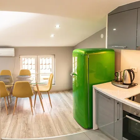 Long Term Savamala 2bdr For 4 Long Term דירה *